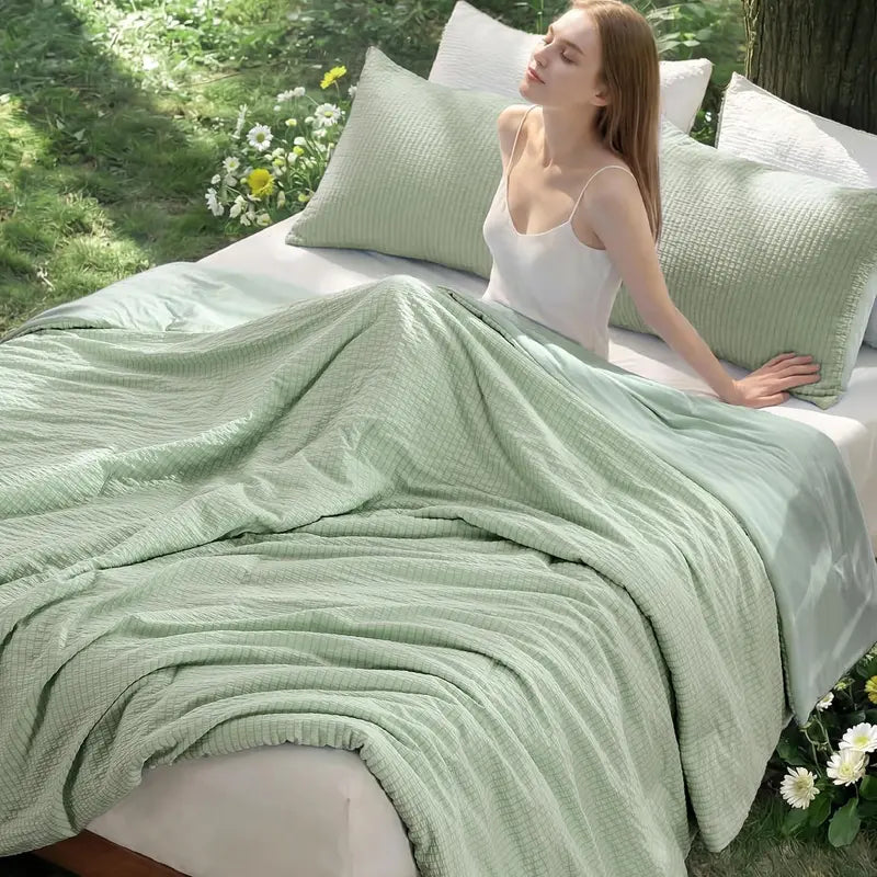 Summer Reversible Cooling Bedding Set | Breathable Comforter + 2 Pillowcases | 104 × 90 in